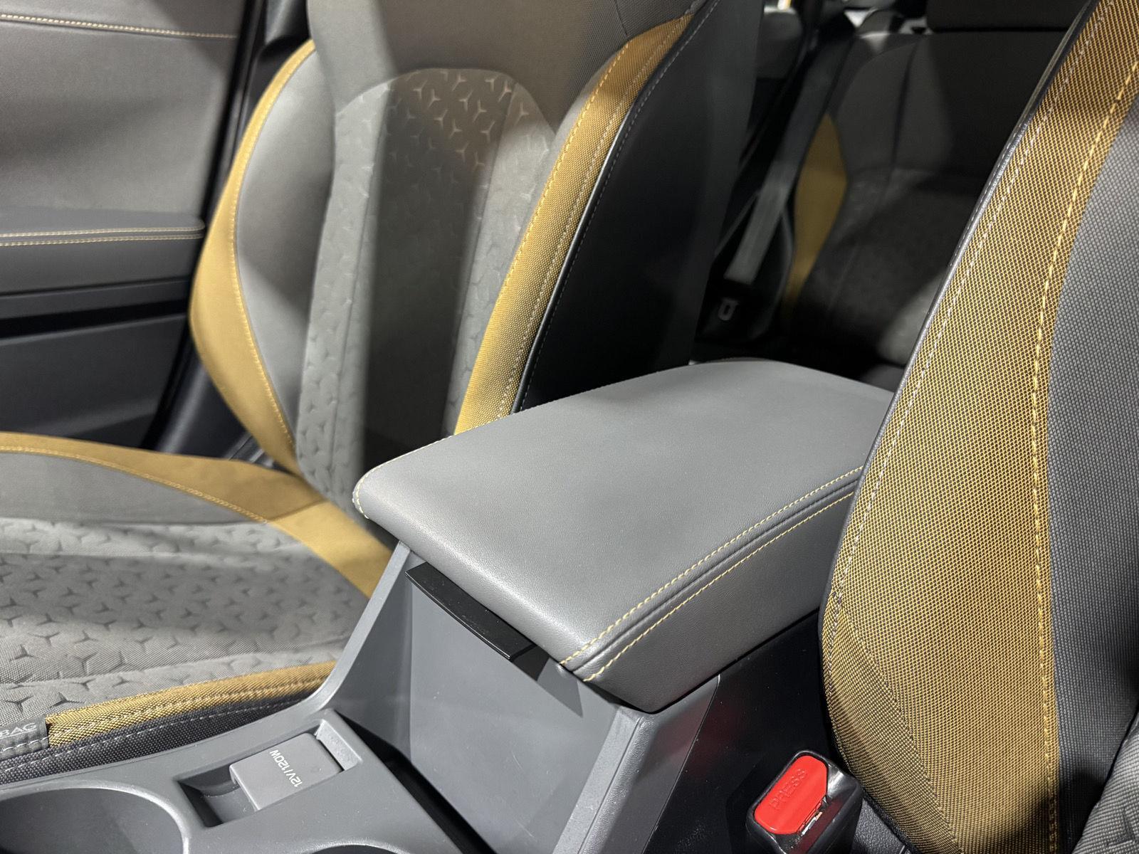 Vehicle photo 37