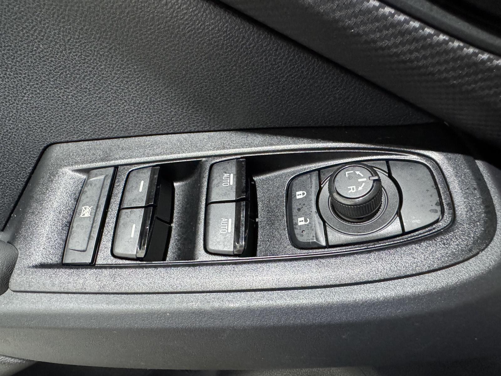 Vehicle photo 40