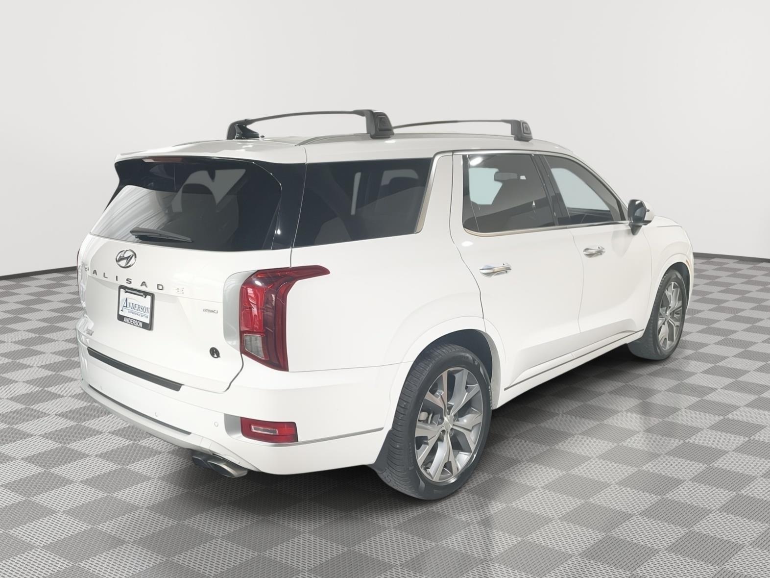 Vehicle photo 7