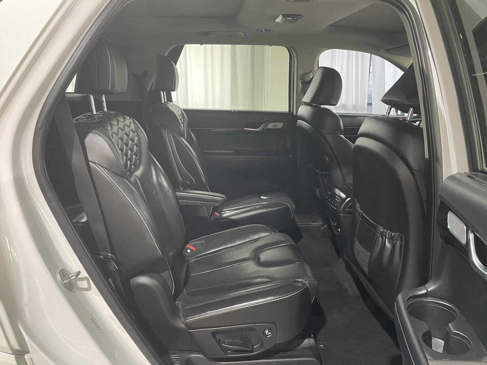 Vehicle photo 19