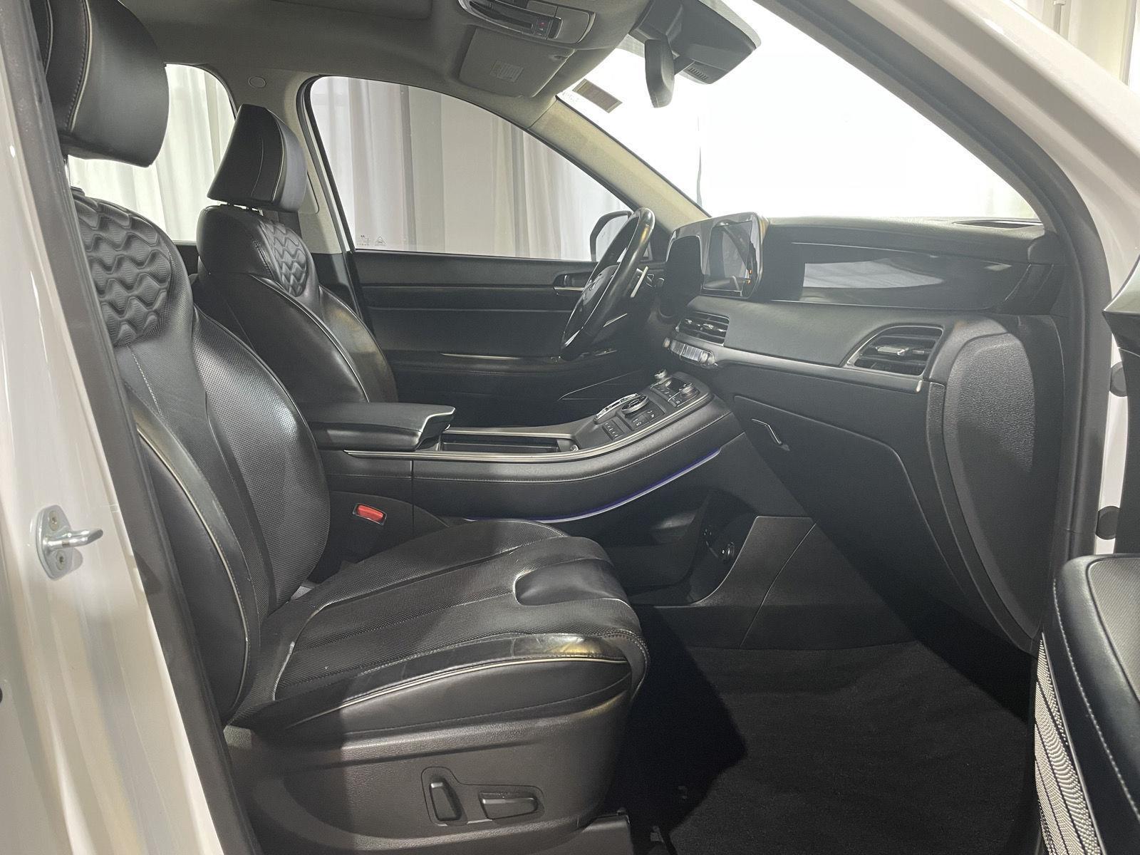 Vehicle photo 22