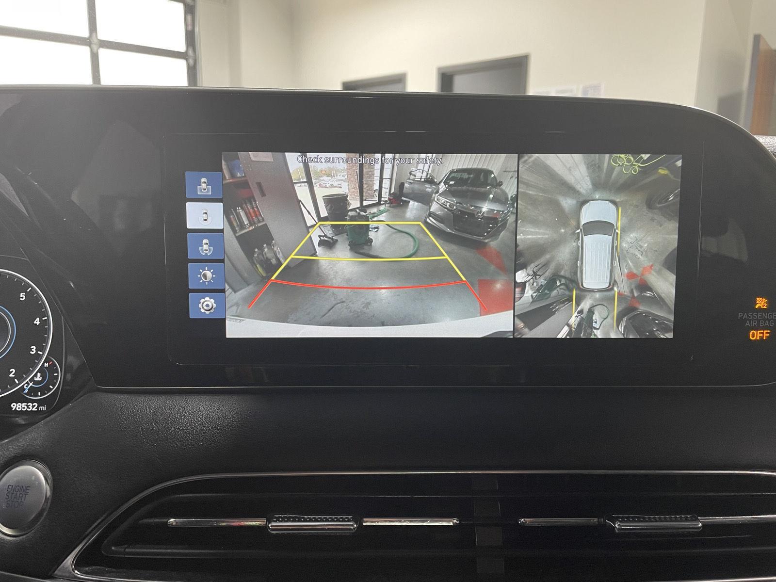 Vehicle photo 32