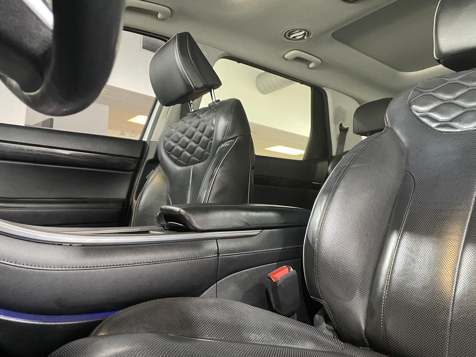 Vehicle photo 34