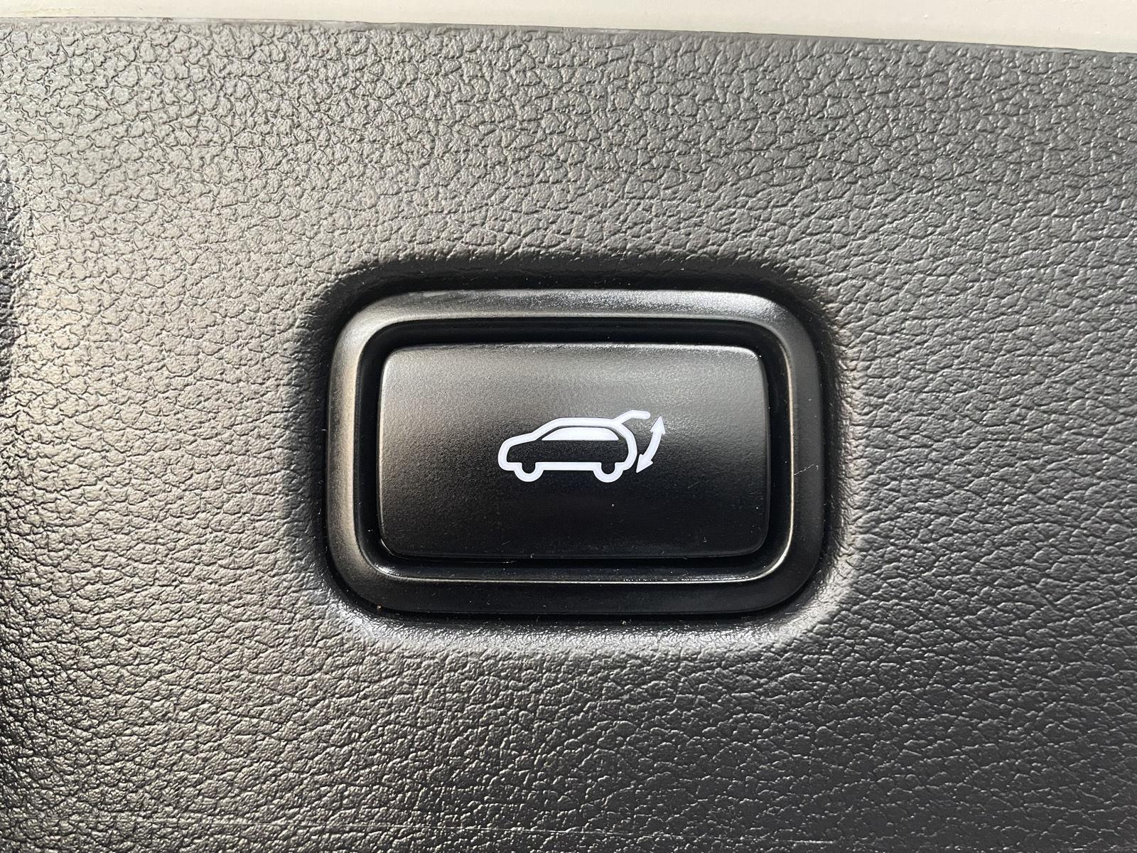 Vehicle photo 40