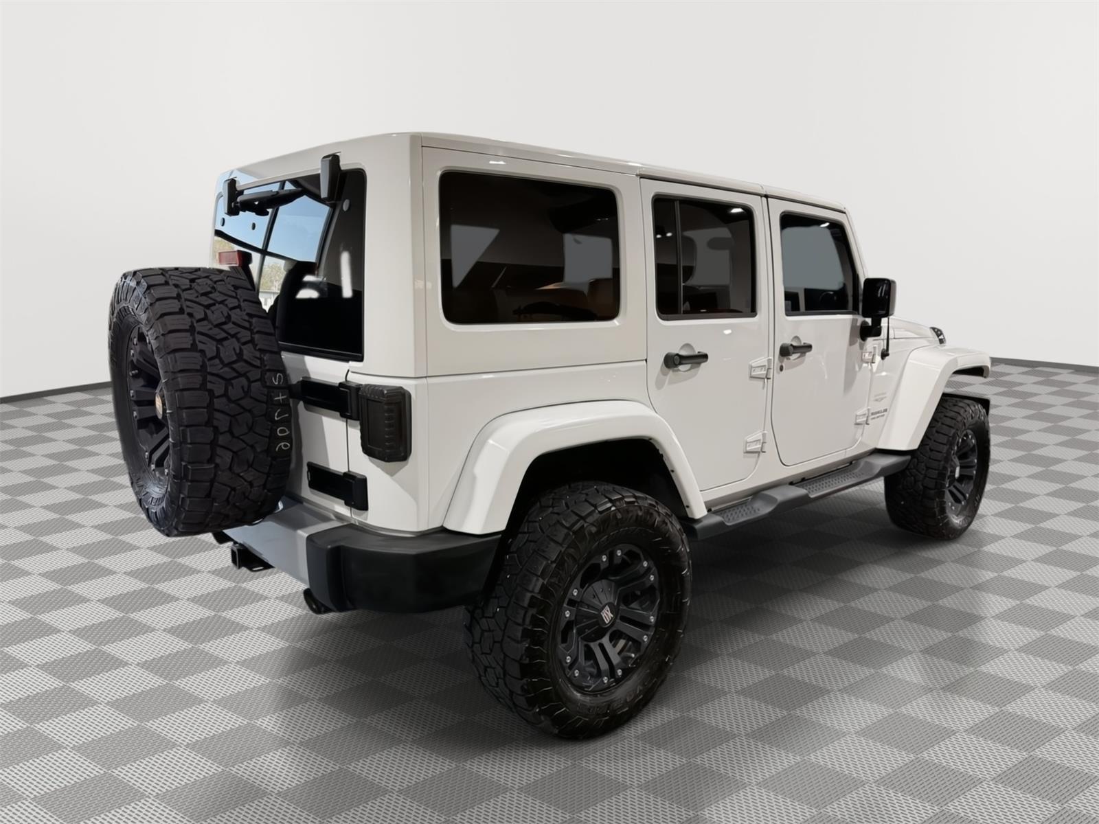 Vehicle photo 7
