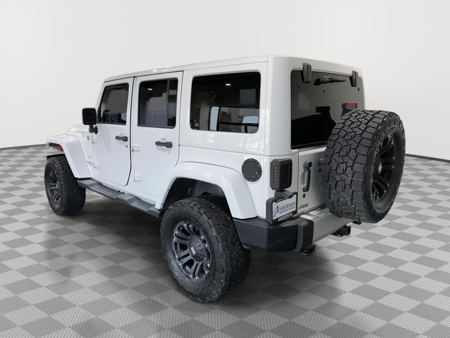 Vehicle photo 8