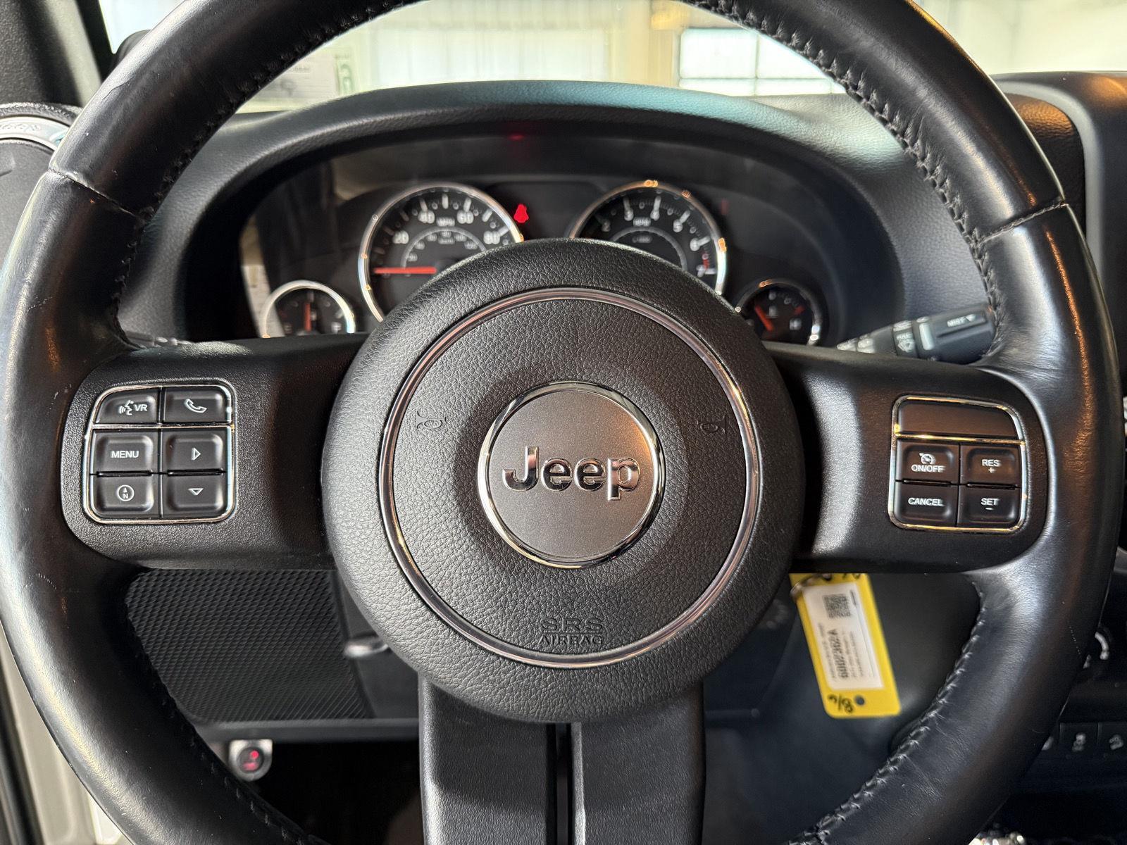 Vehicle photo 12