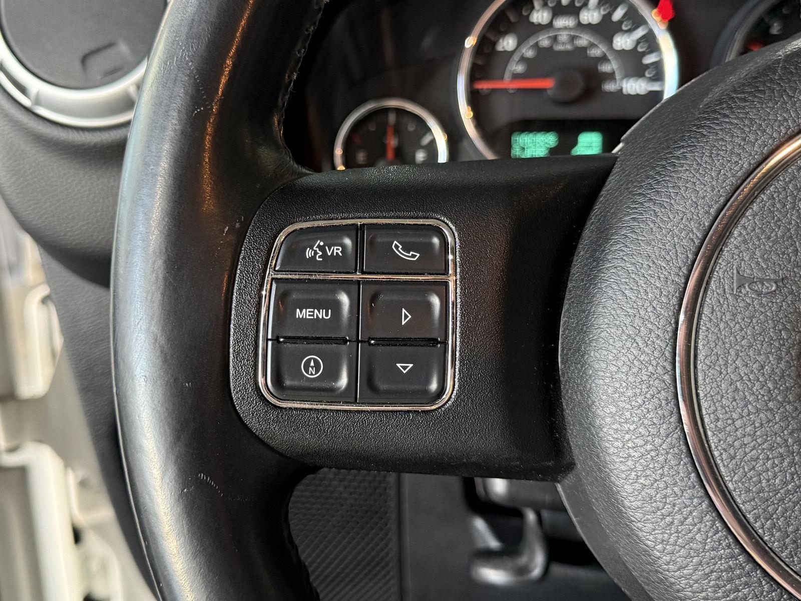 Vehicle photo 13