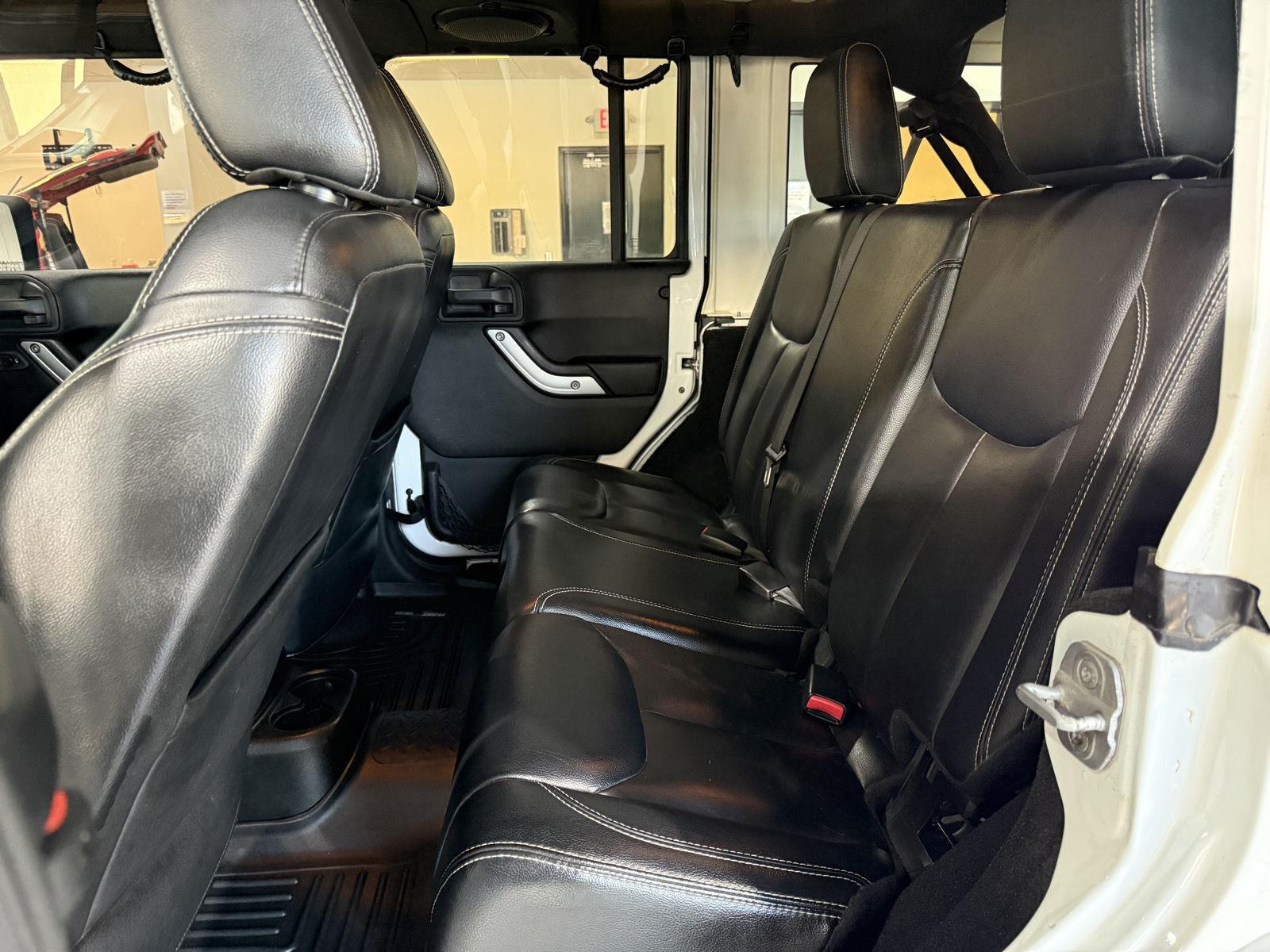 Vehicle photo 22