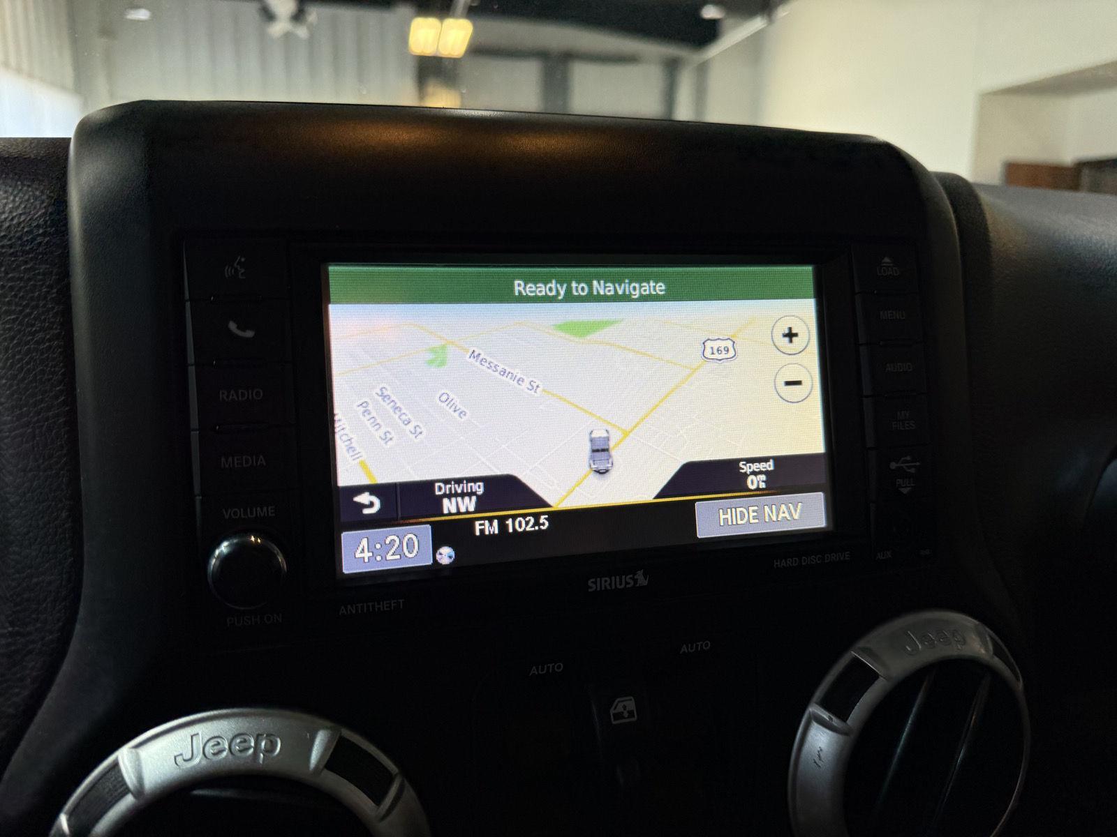 Vehicle photo 28