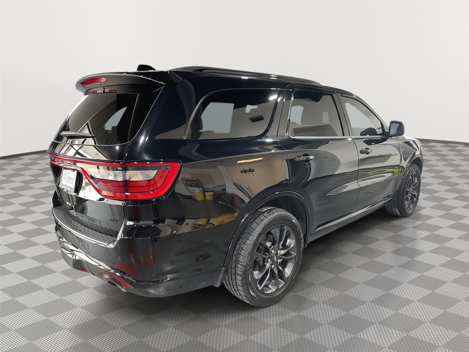 Vehicle photo 7