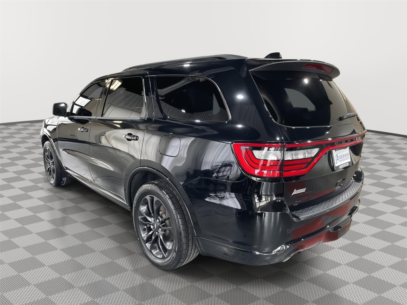 Vehicle photo 9