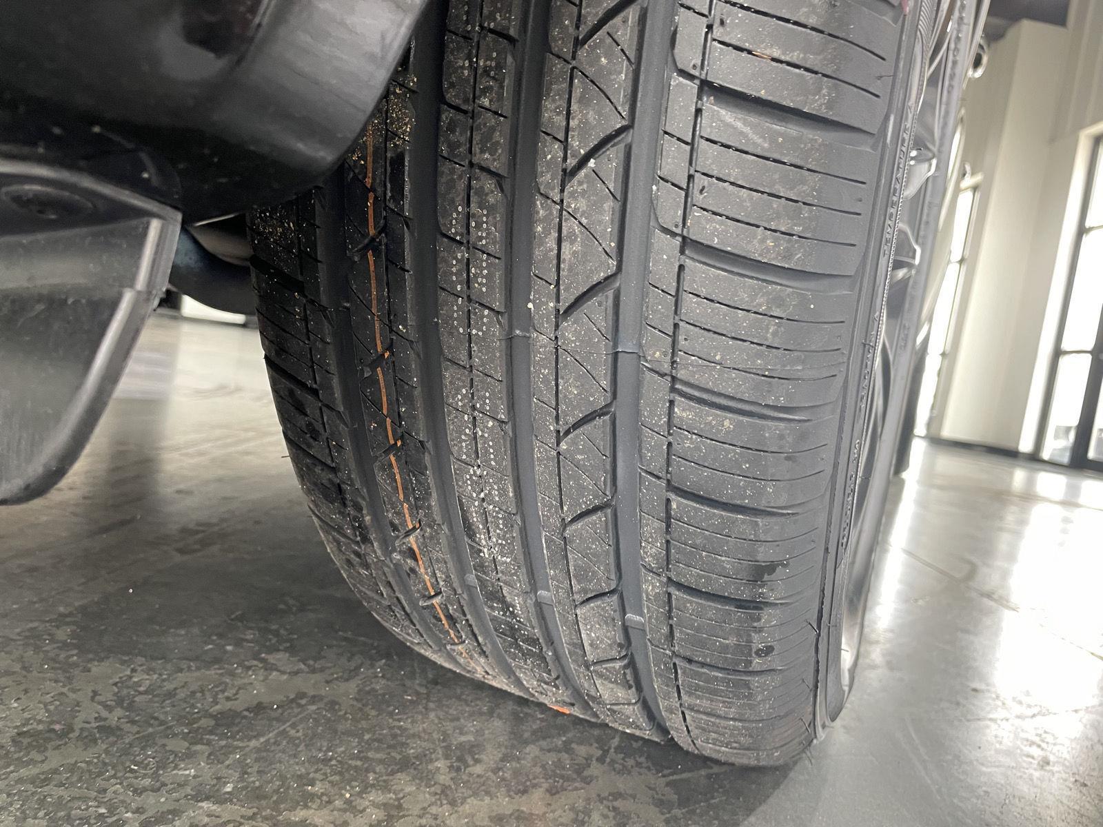 Vehicle photo 11