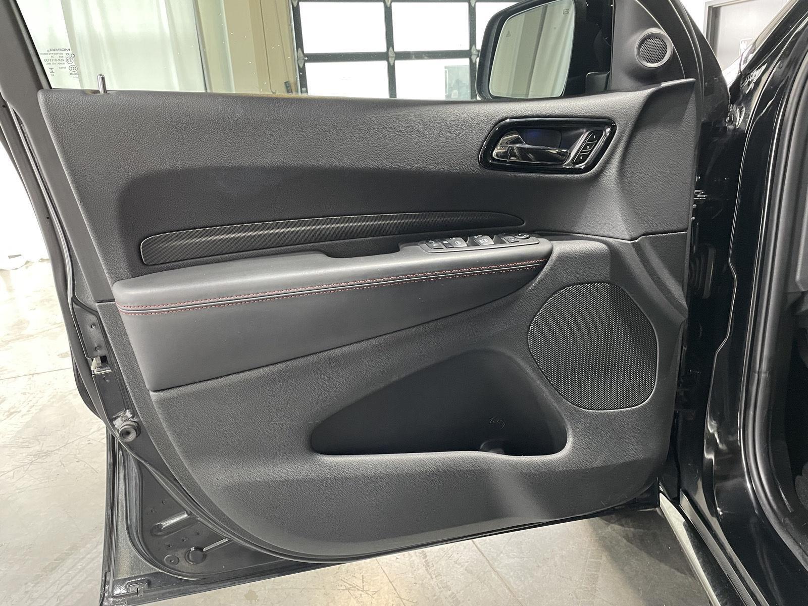 Vehicle photo 17