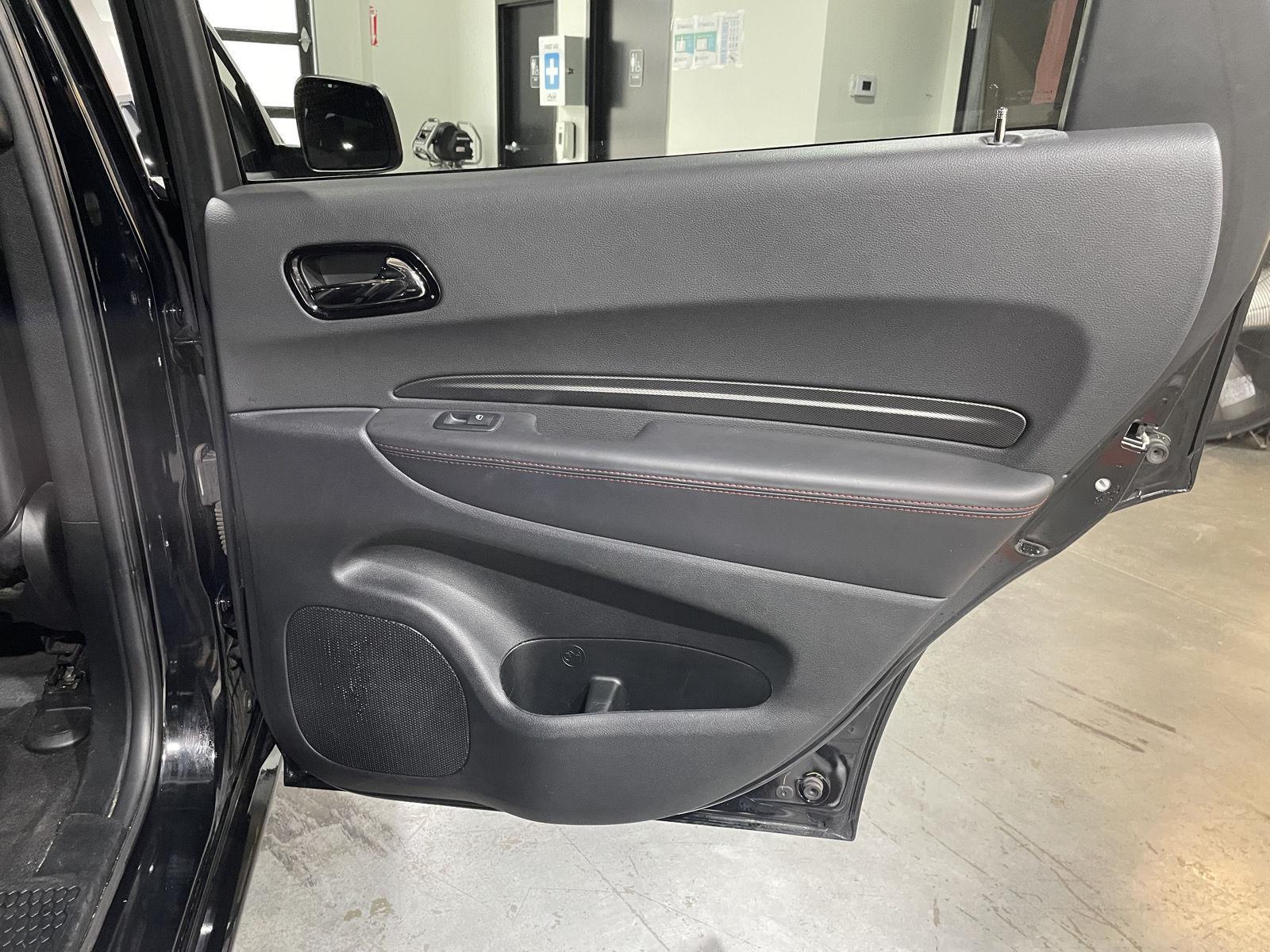 Vehicle photo 27
