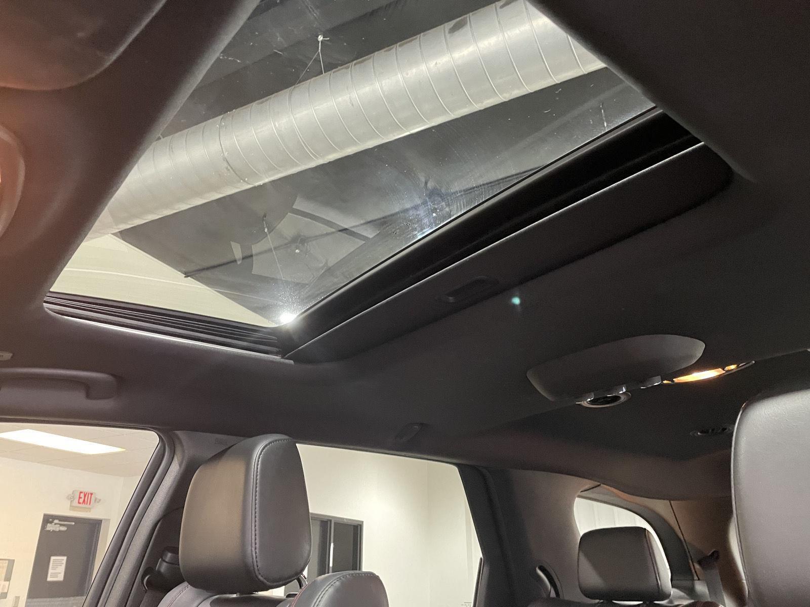 Vehicle photo 34