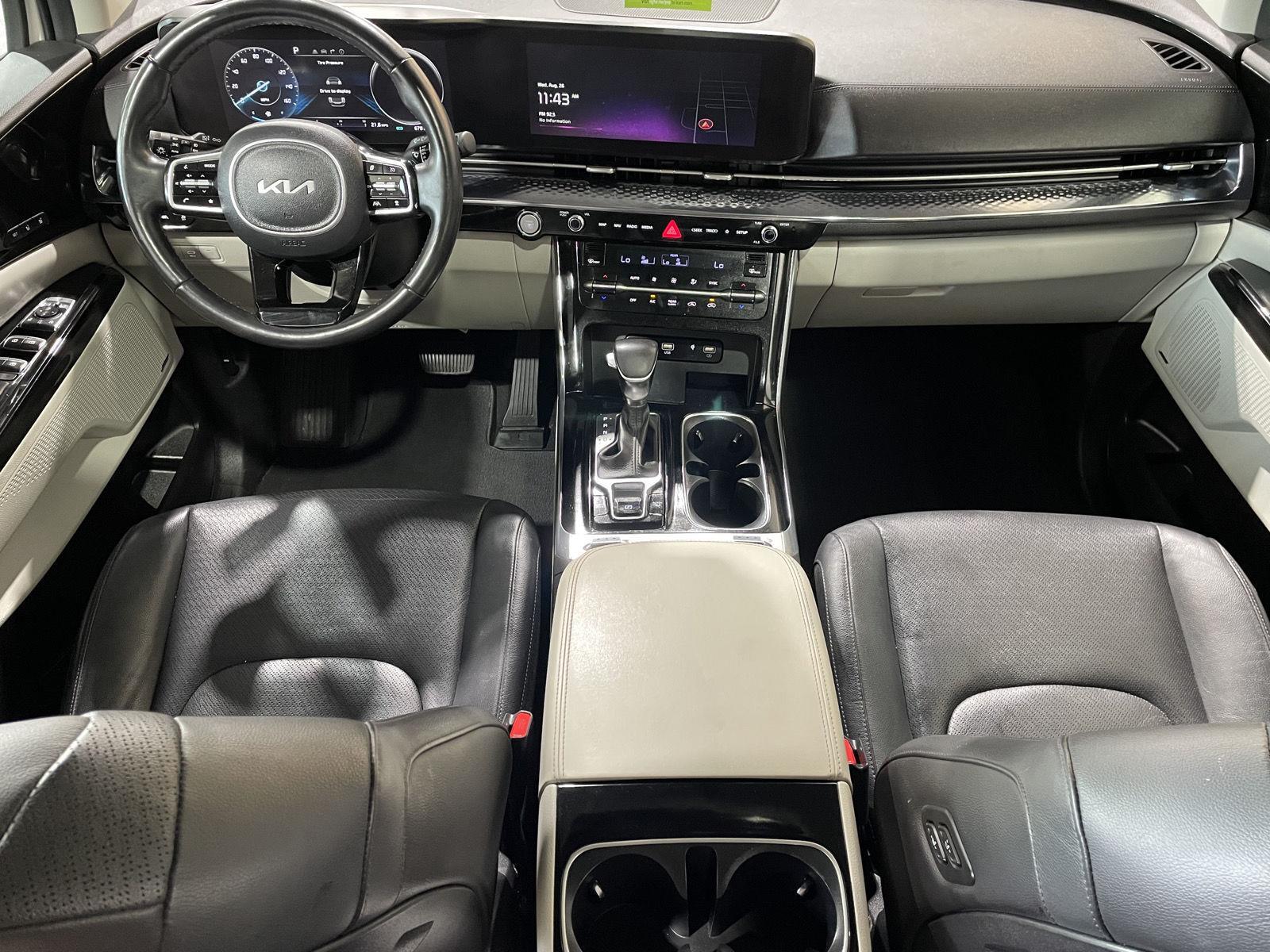Vehicle photo 24
