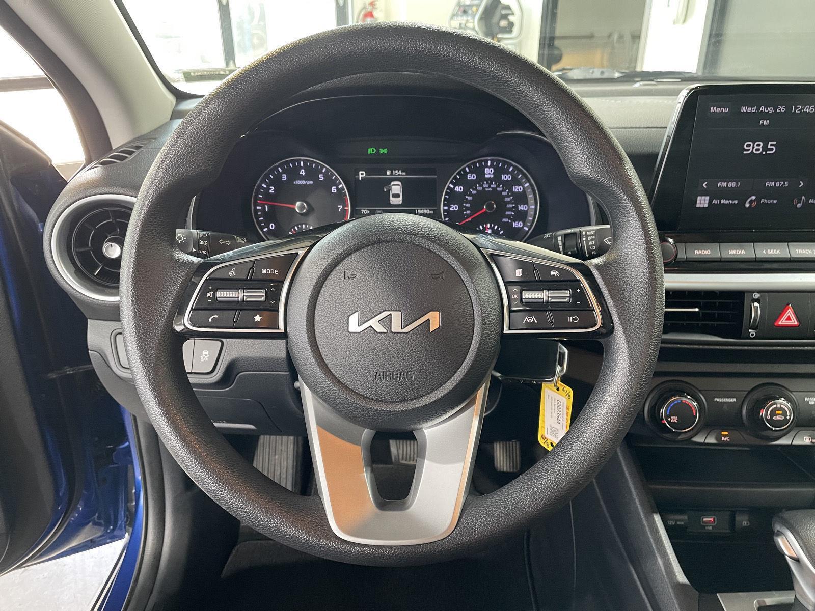 Vehicle photo 11