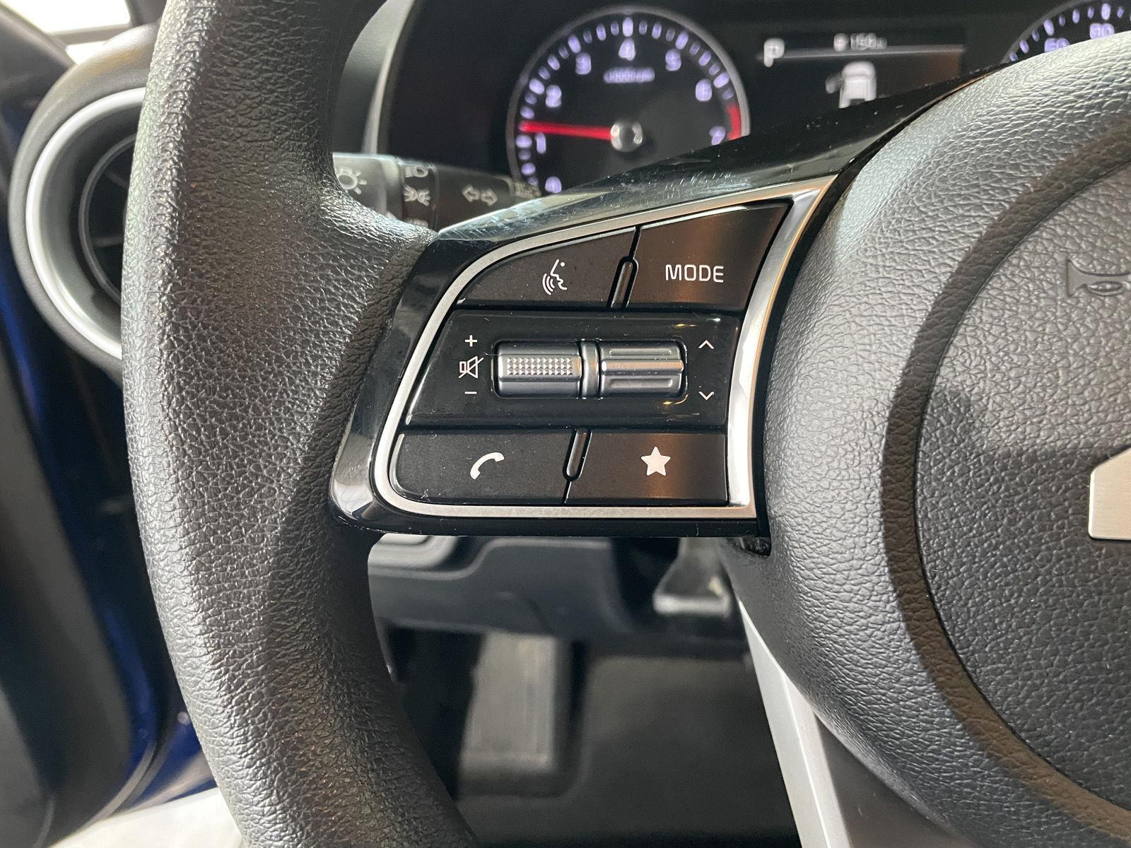 Vehicle photo 13