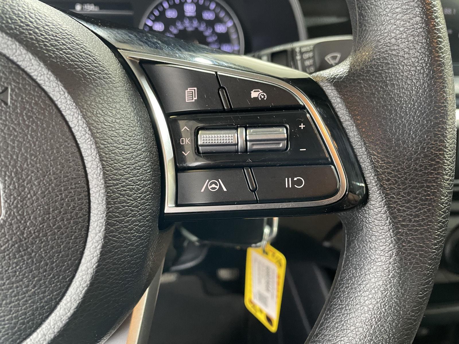 Vehicle photo 14