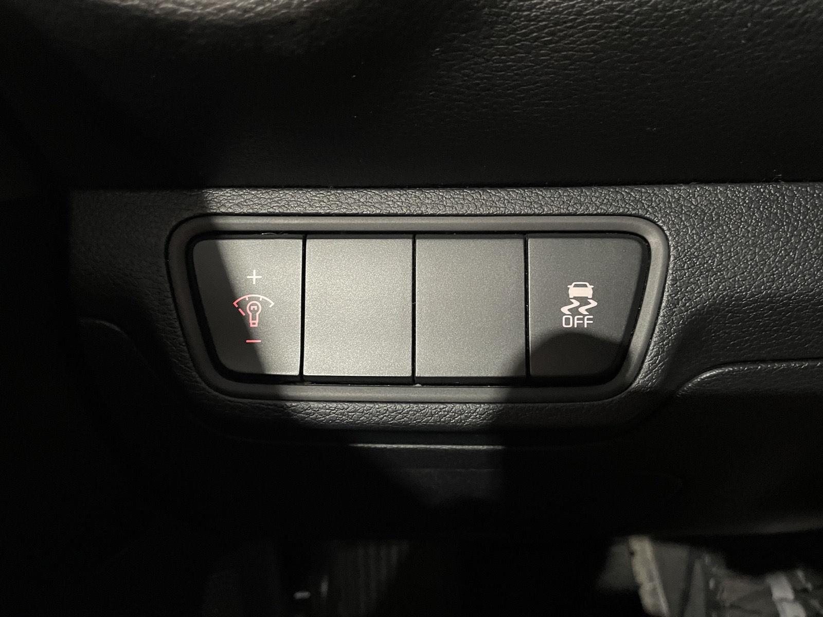 Vehicle photo 15