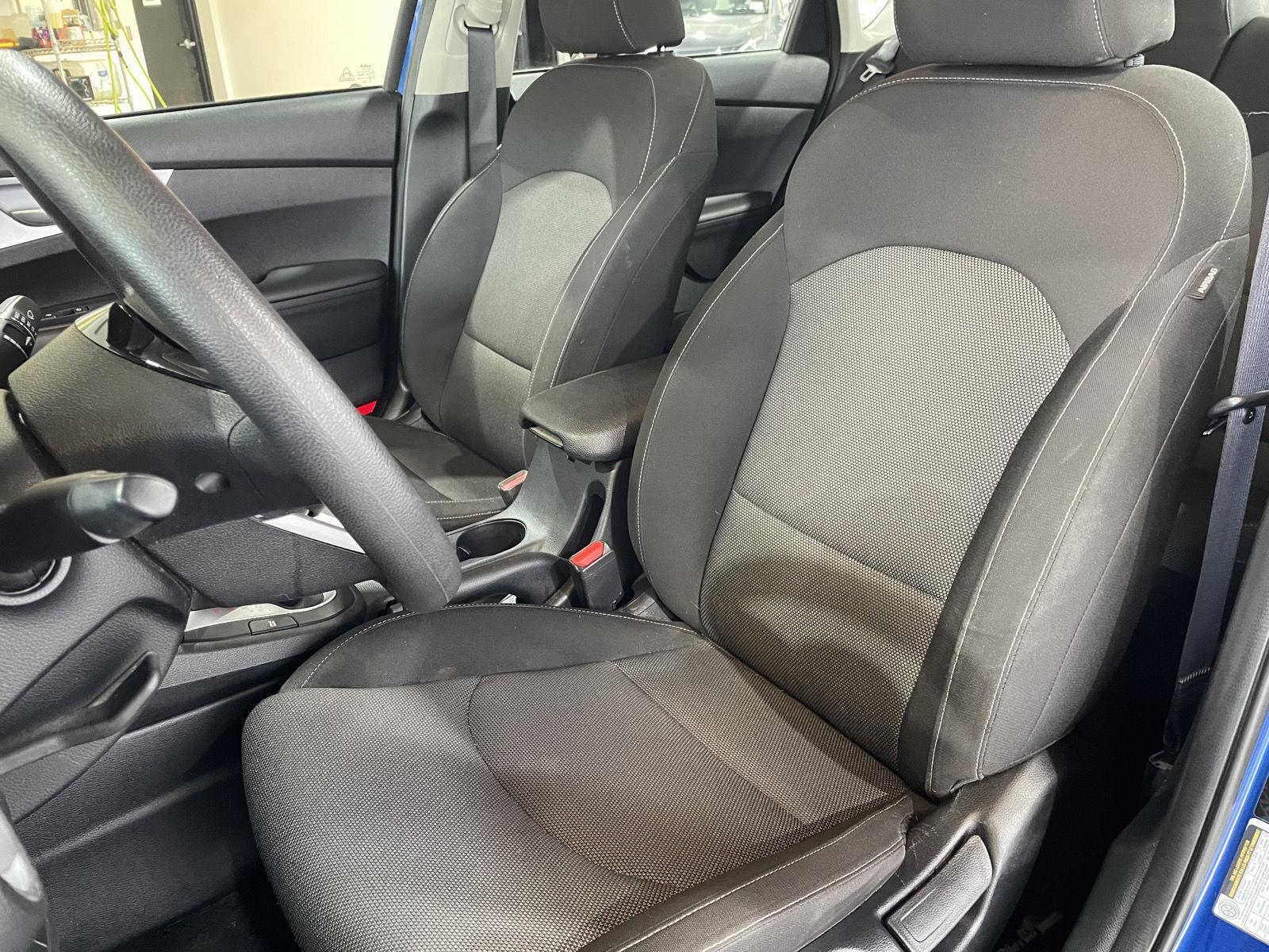 Vehicle photo 19