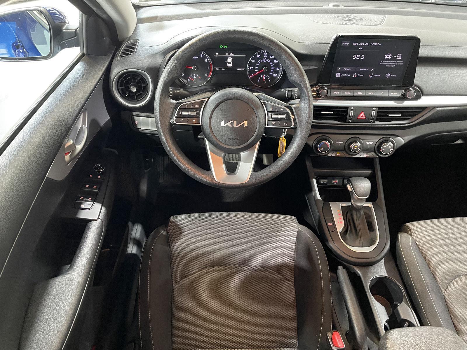Vehicle photo 20