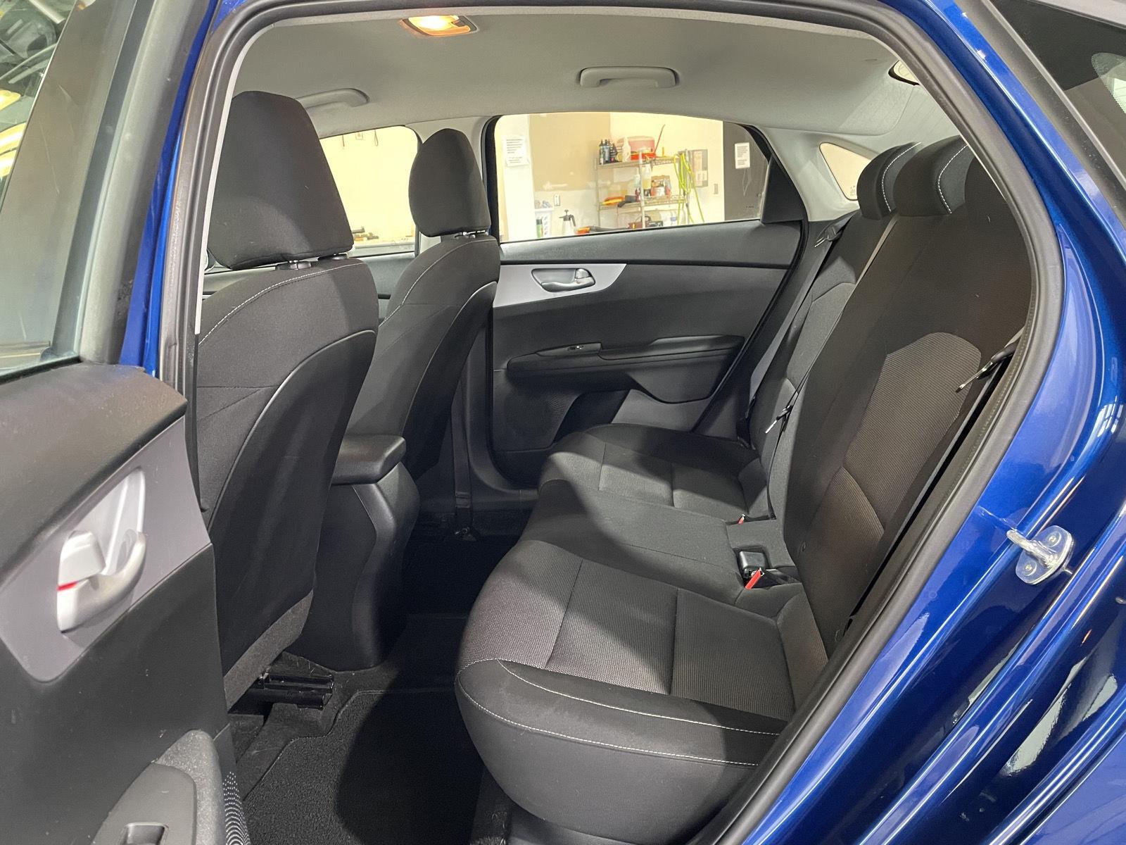 Vehicle photo 23