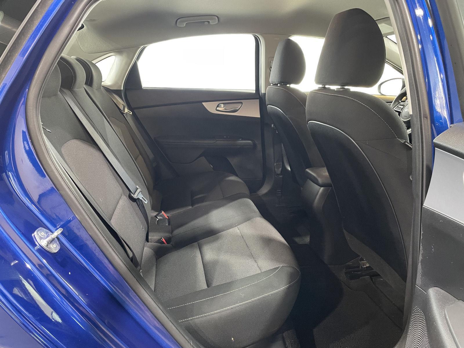 Vehicle photo 25