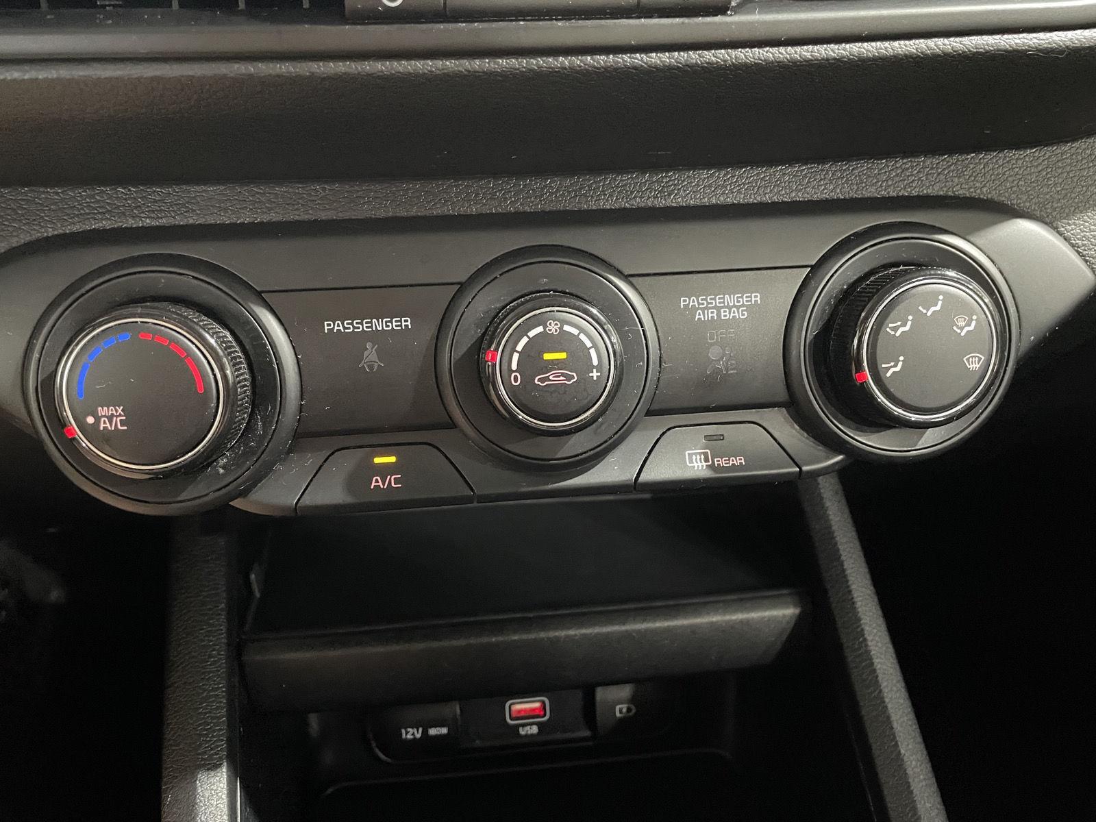 Vehicle photo 32