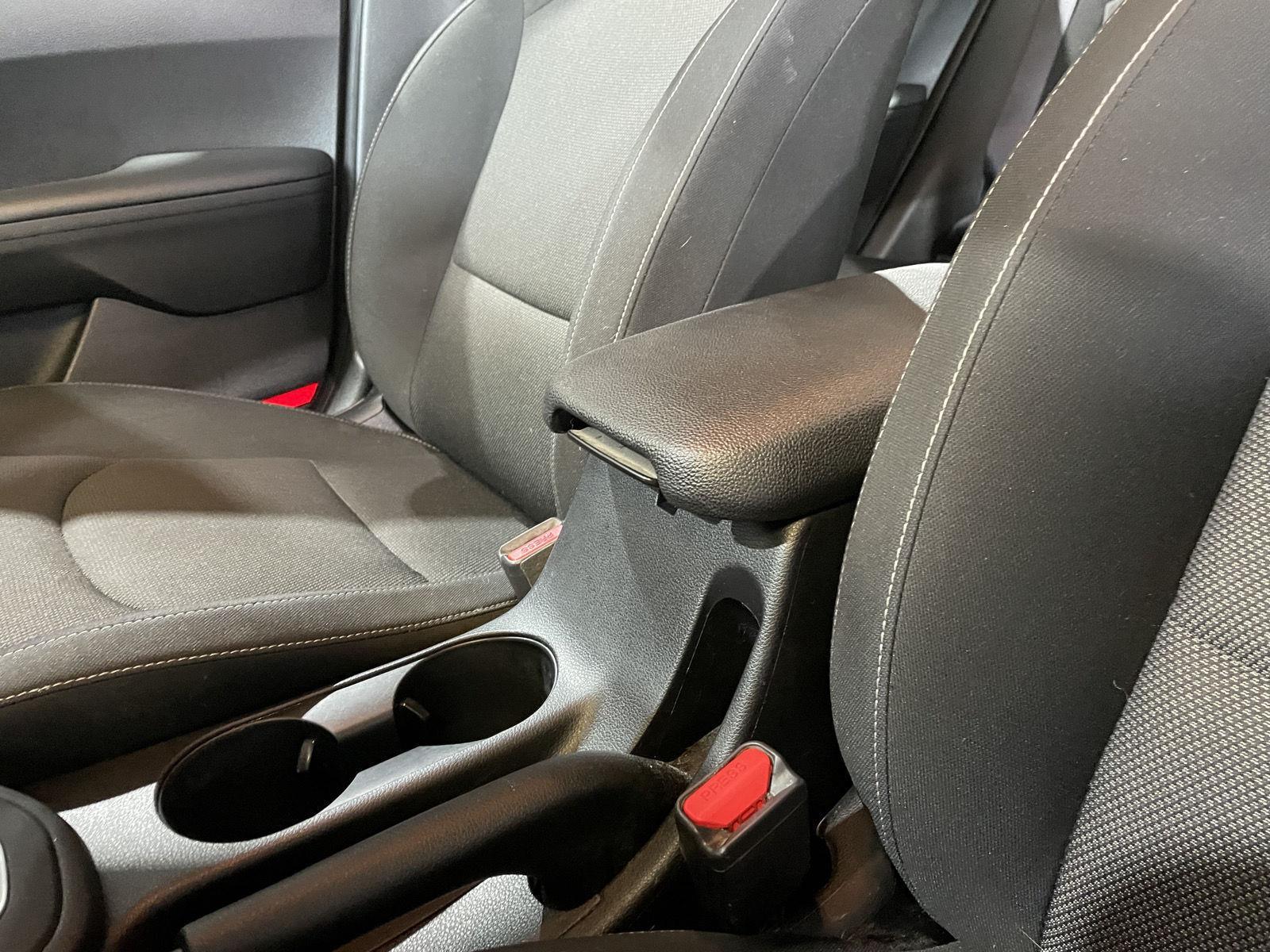 Vehicle photo 35