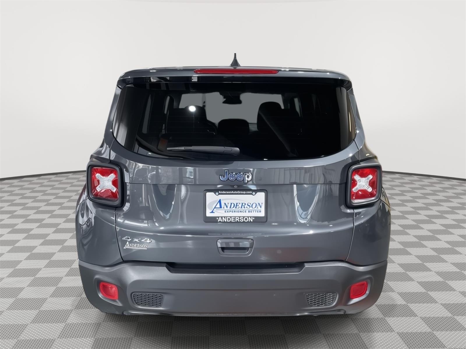 Vehicle photo 8