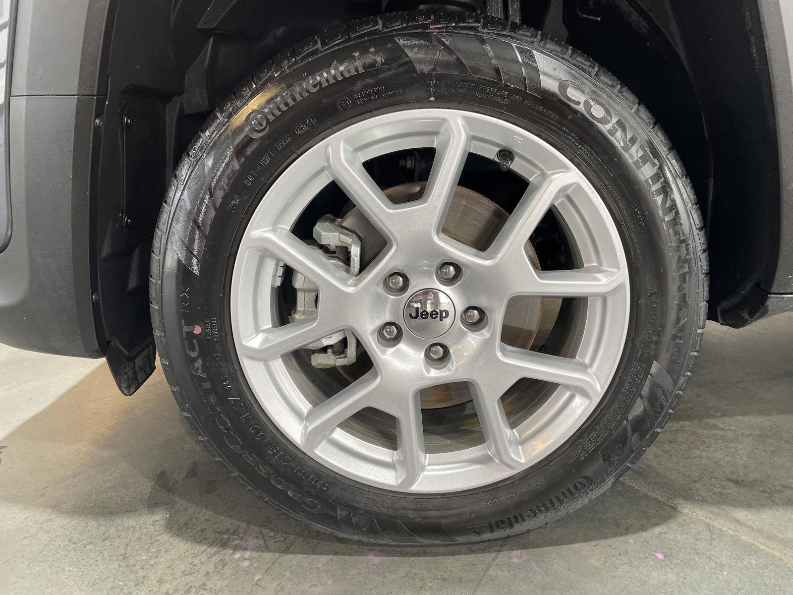 Vehicle photo 10