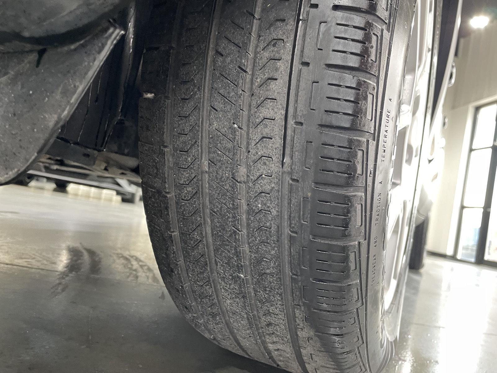 Vehicle photo 11