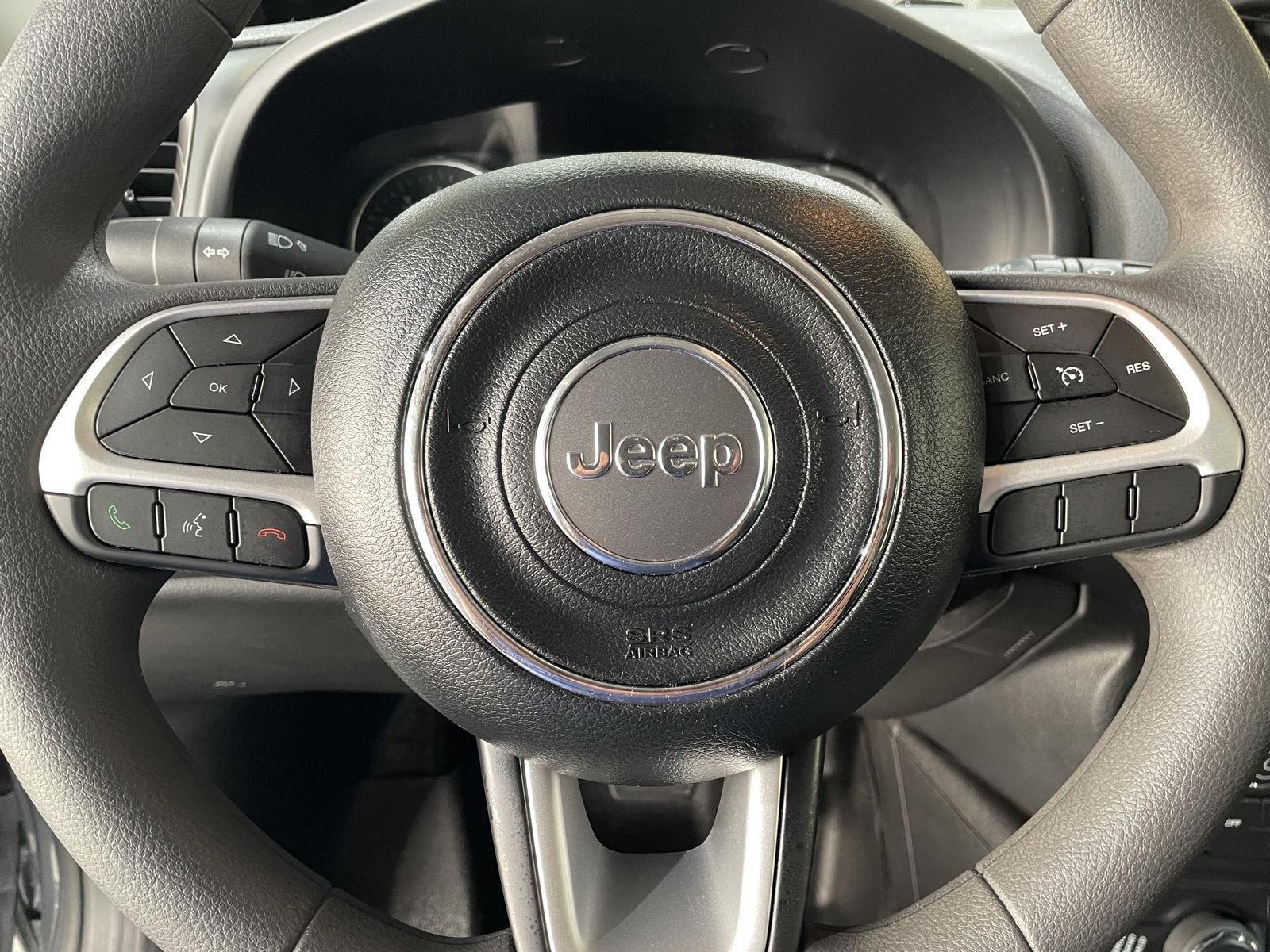 Vehicle photo 13