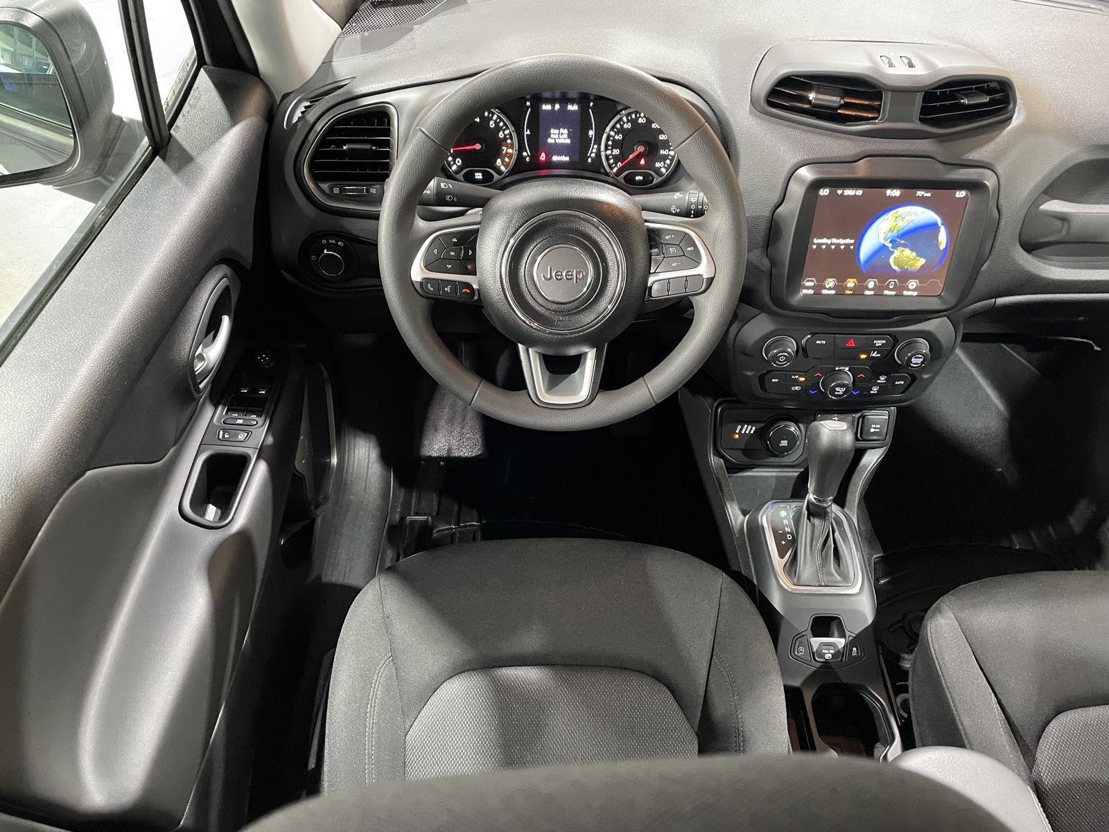Vehicle photo 21