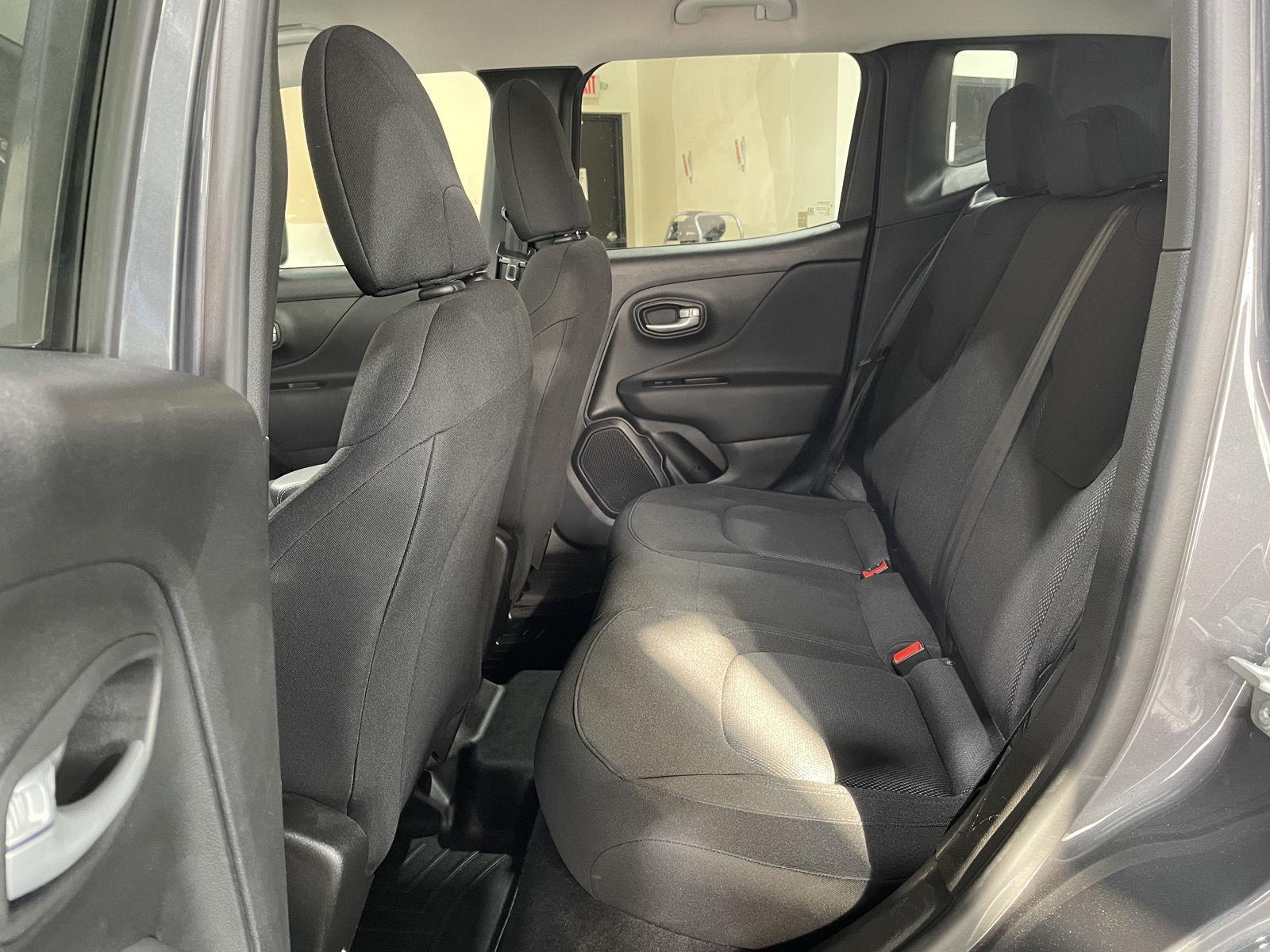 Vehicle photo 24