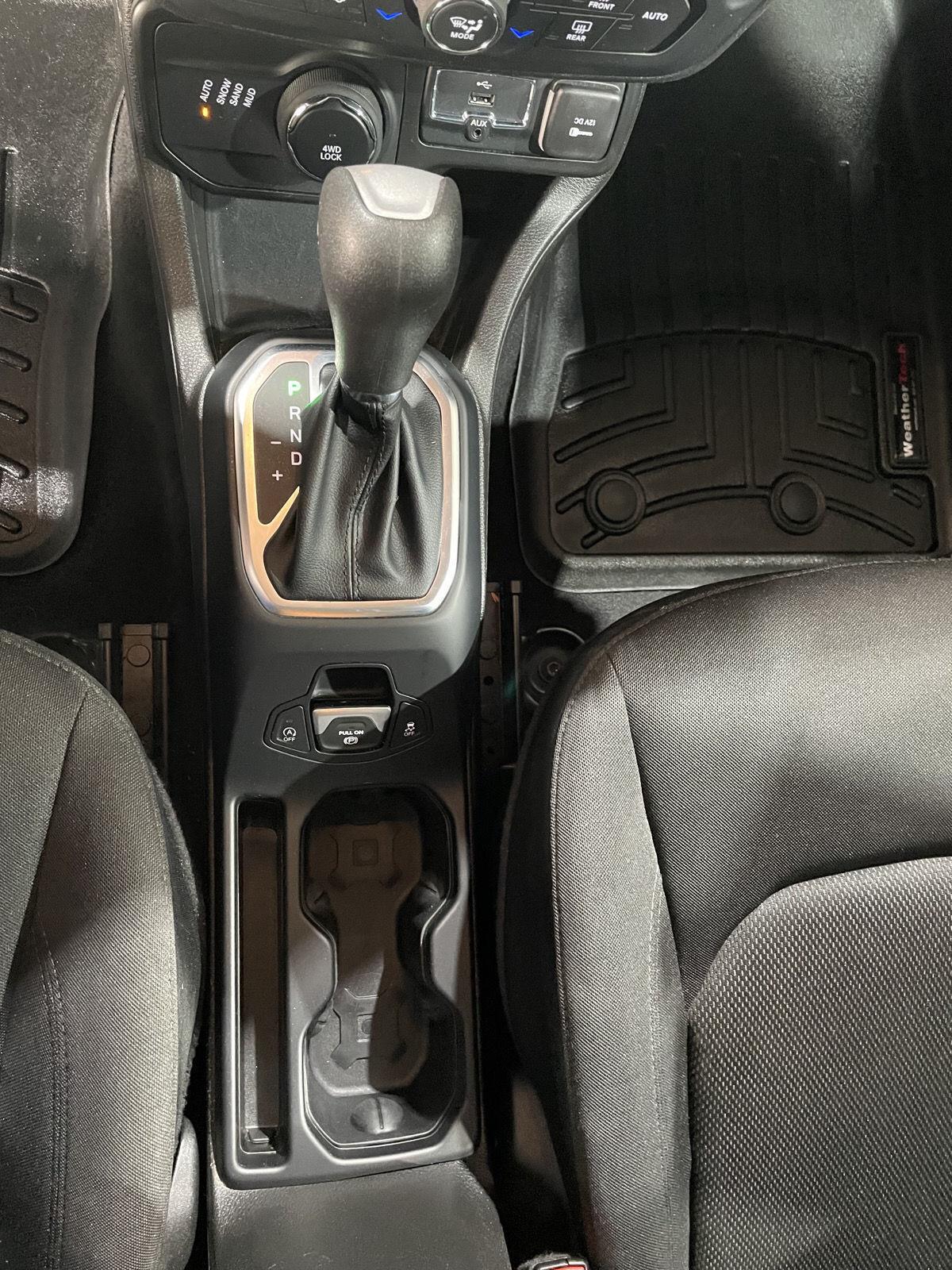Vehicle photo 33