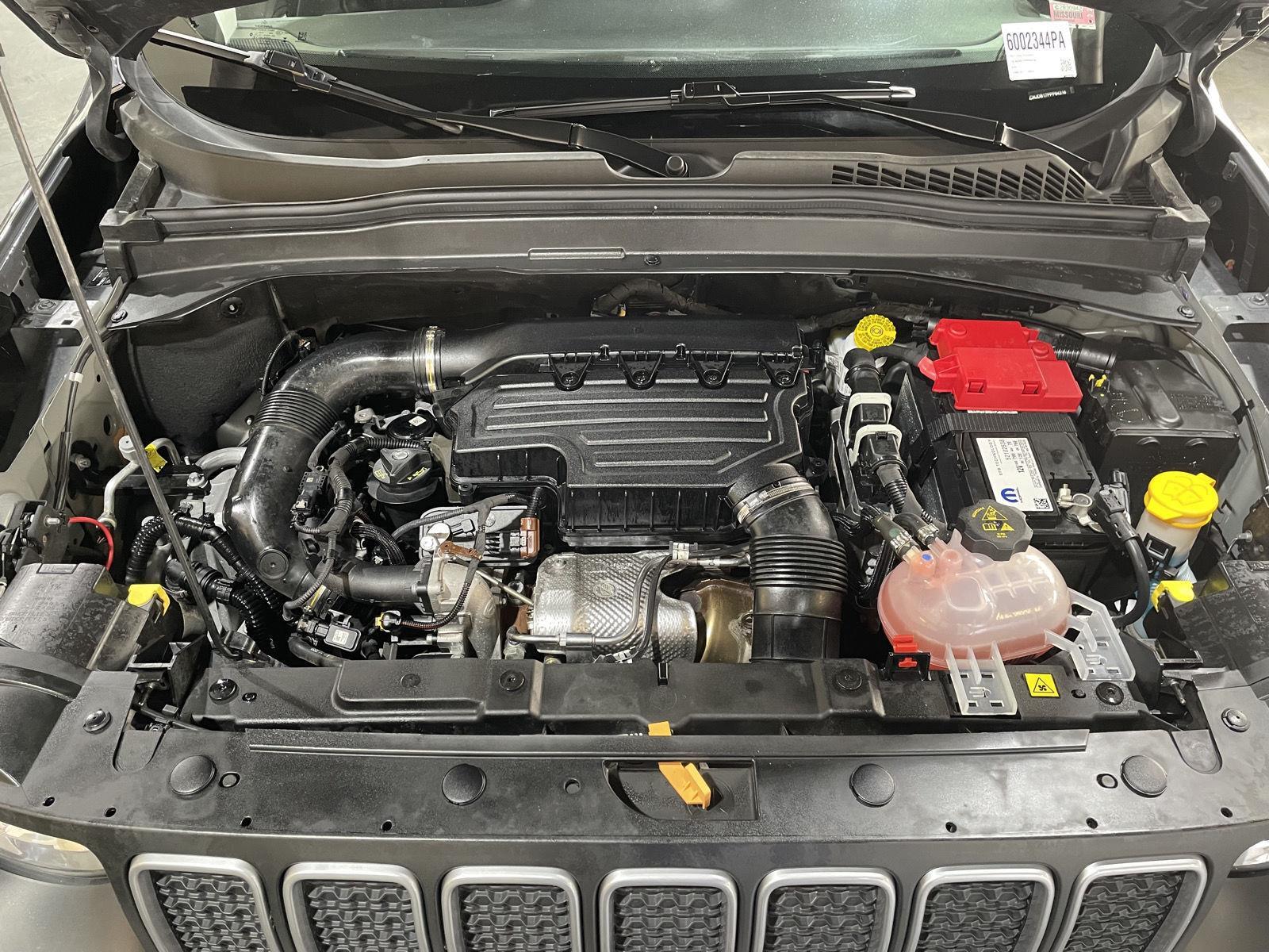 Vehicle photo 37