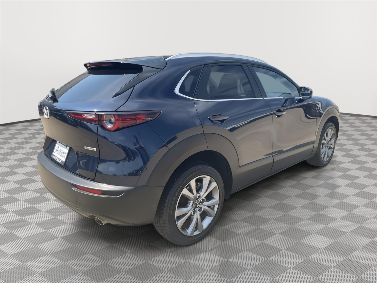 Vehicle photo 7