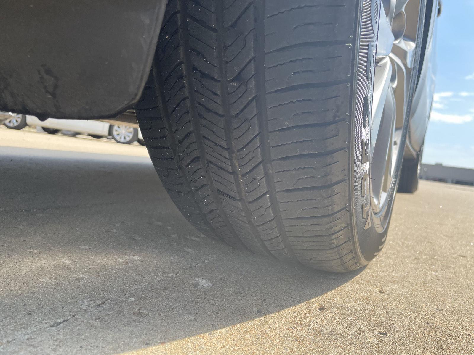 Vehicle photo 11