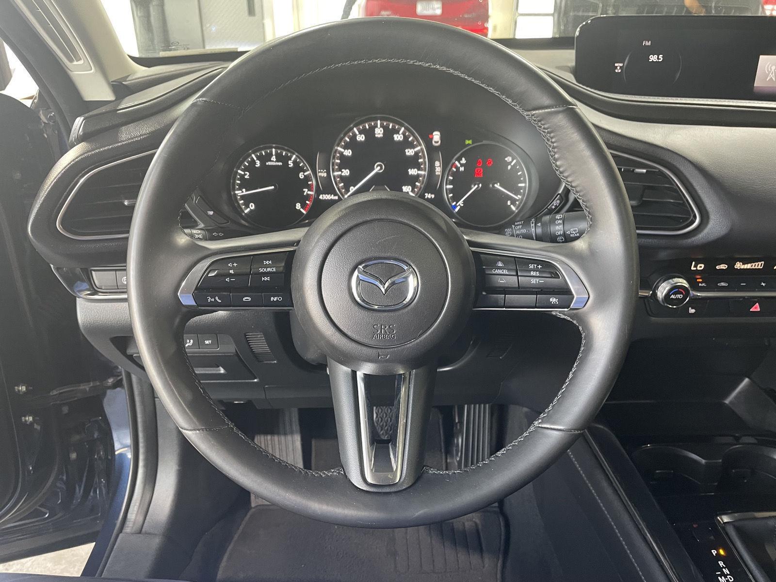 Vehicle photo 12