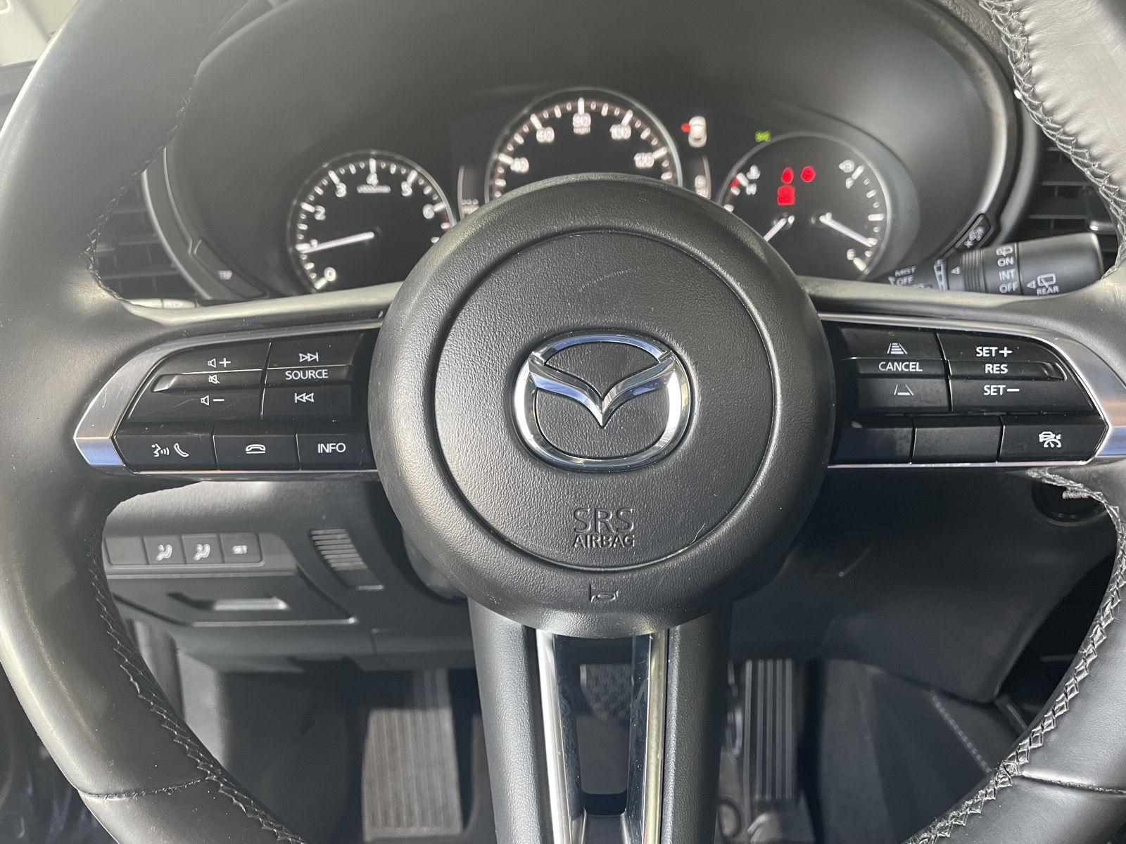 Vehicle photo 13