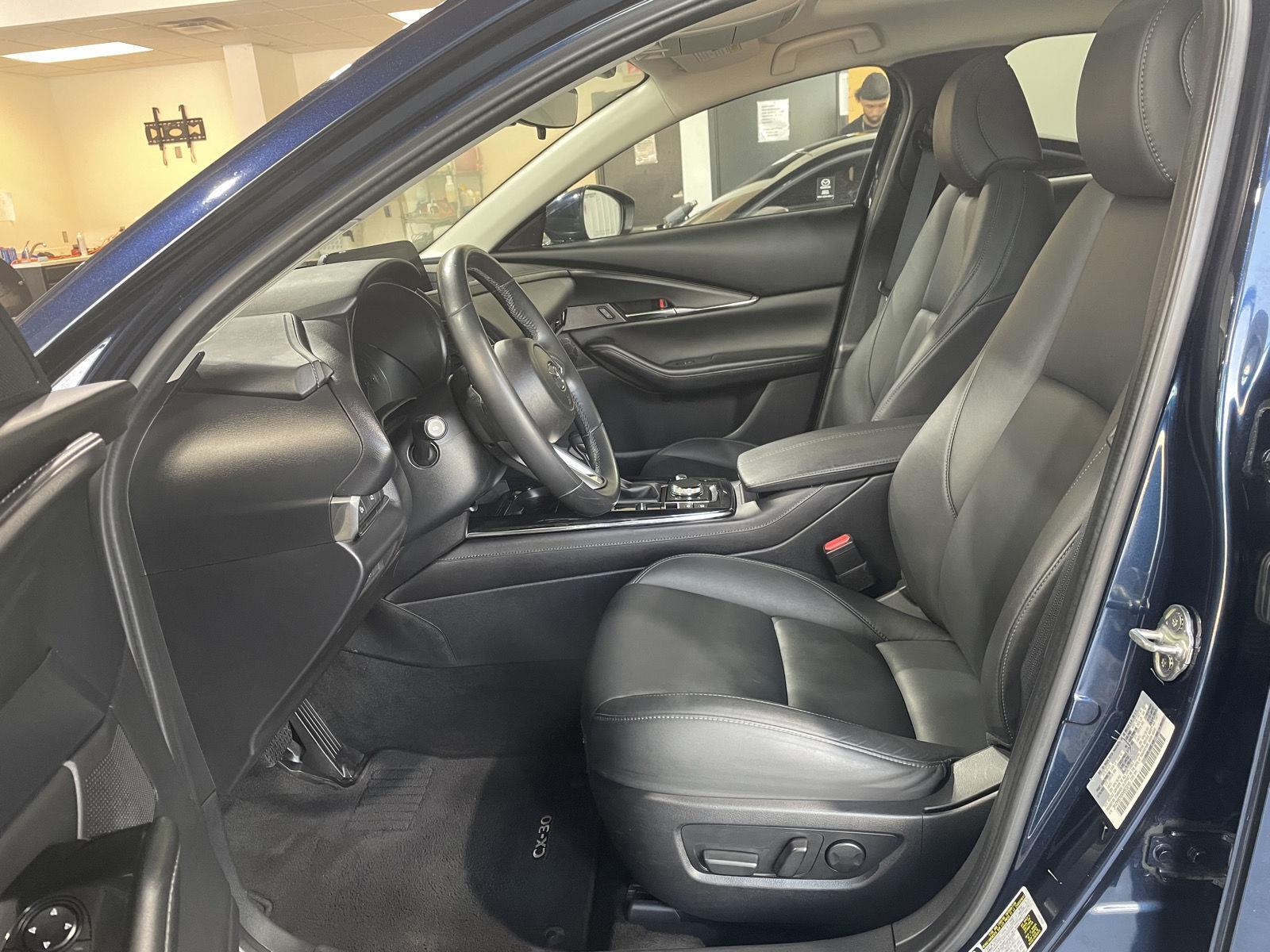 Vehicle photo 19
