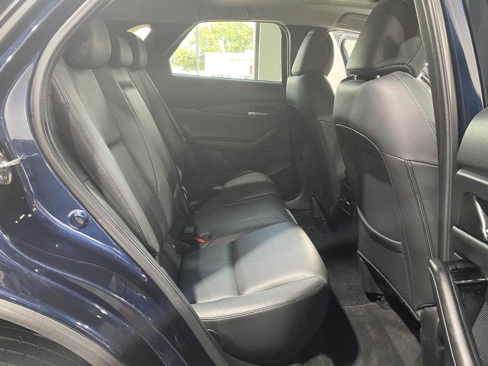 Vehicle photo 26