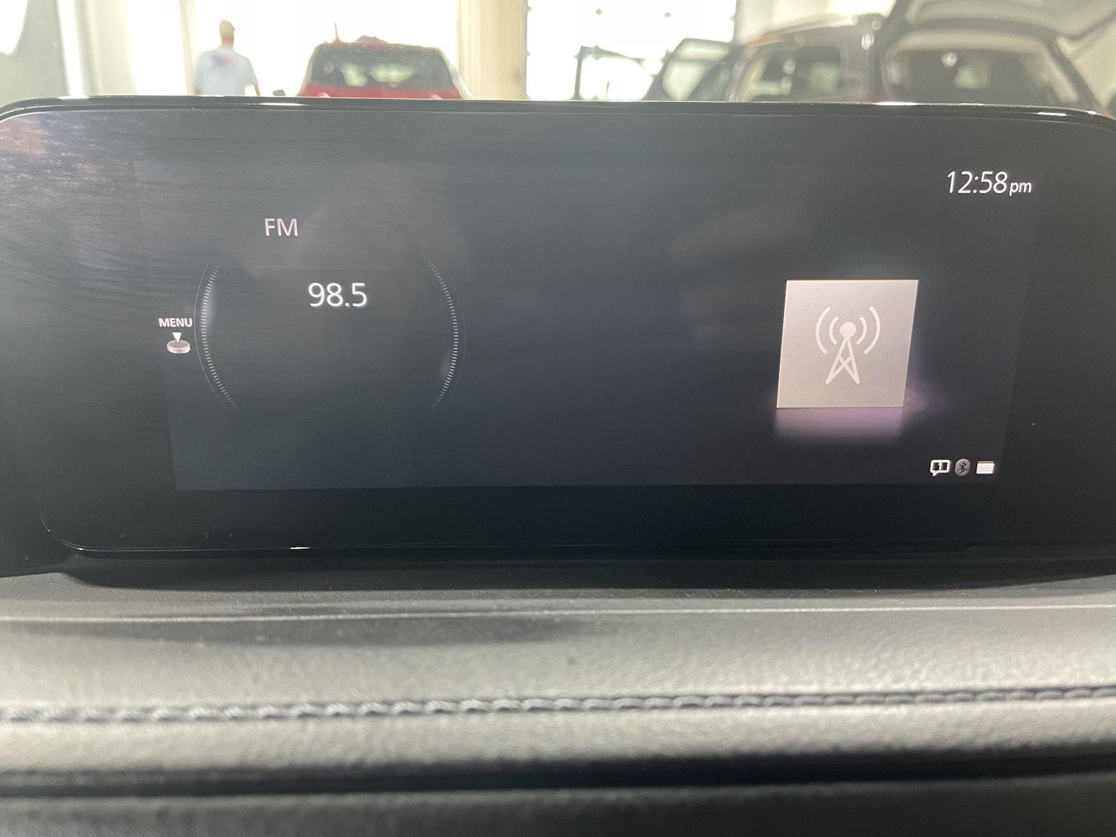 Vehicle photo 32
