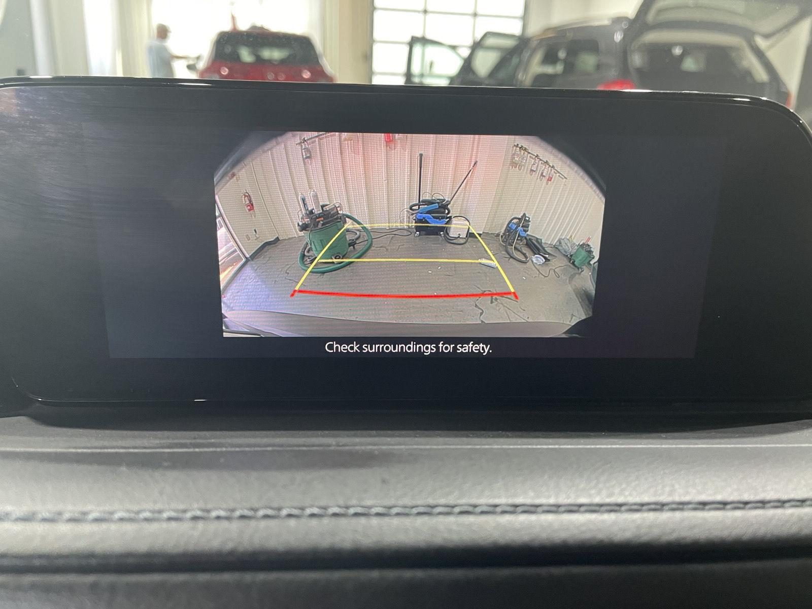 Vehicle photo 33