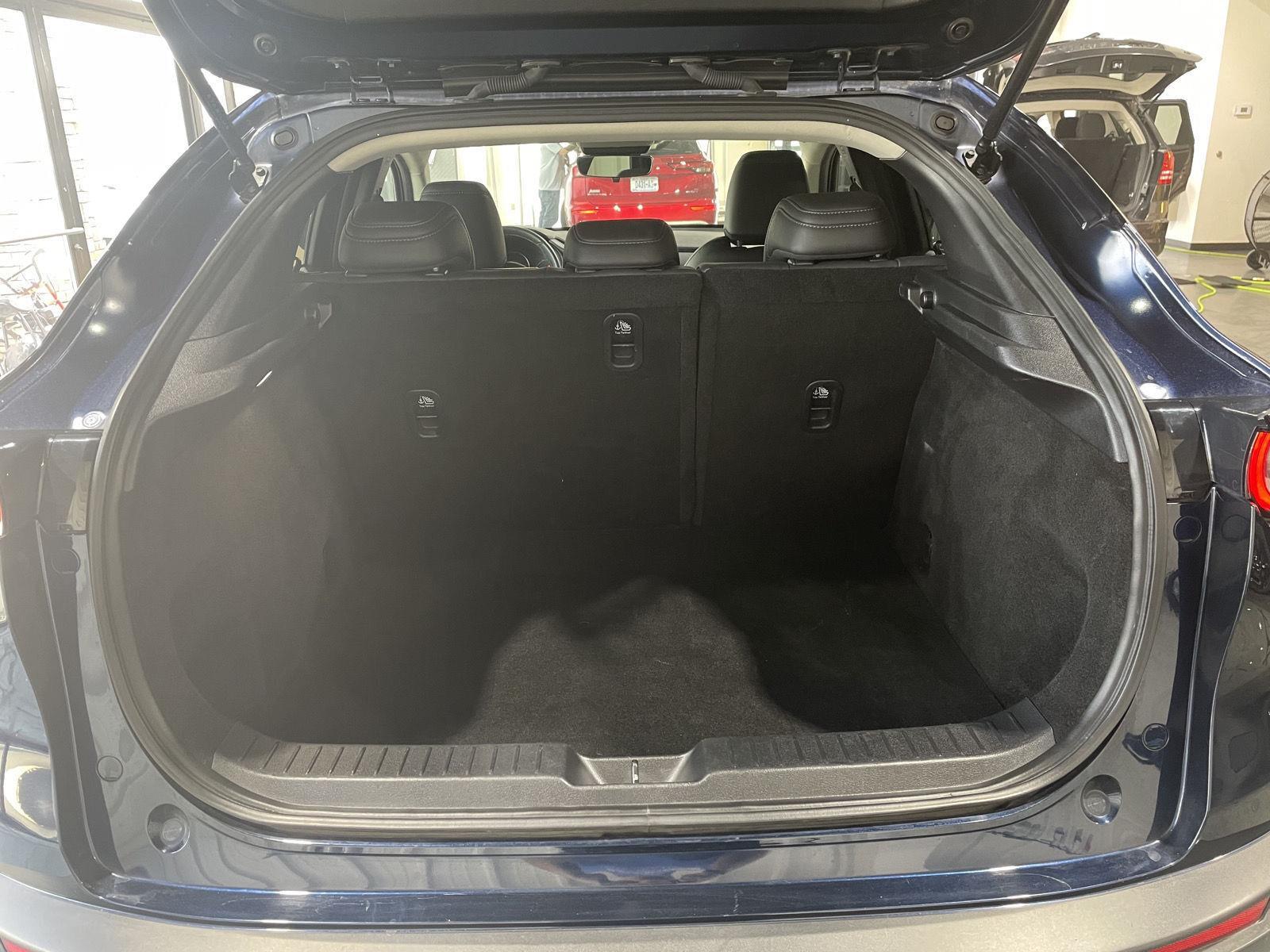 Vehicle photo 38