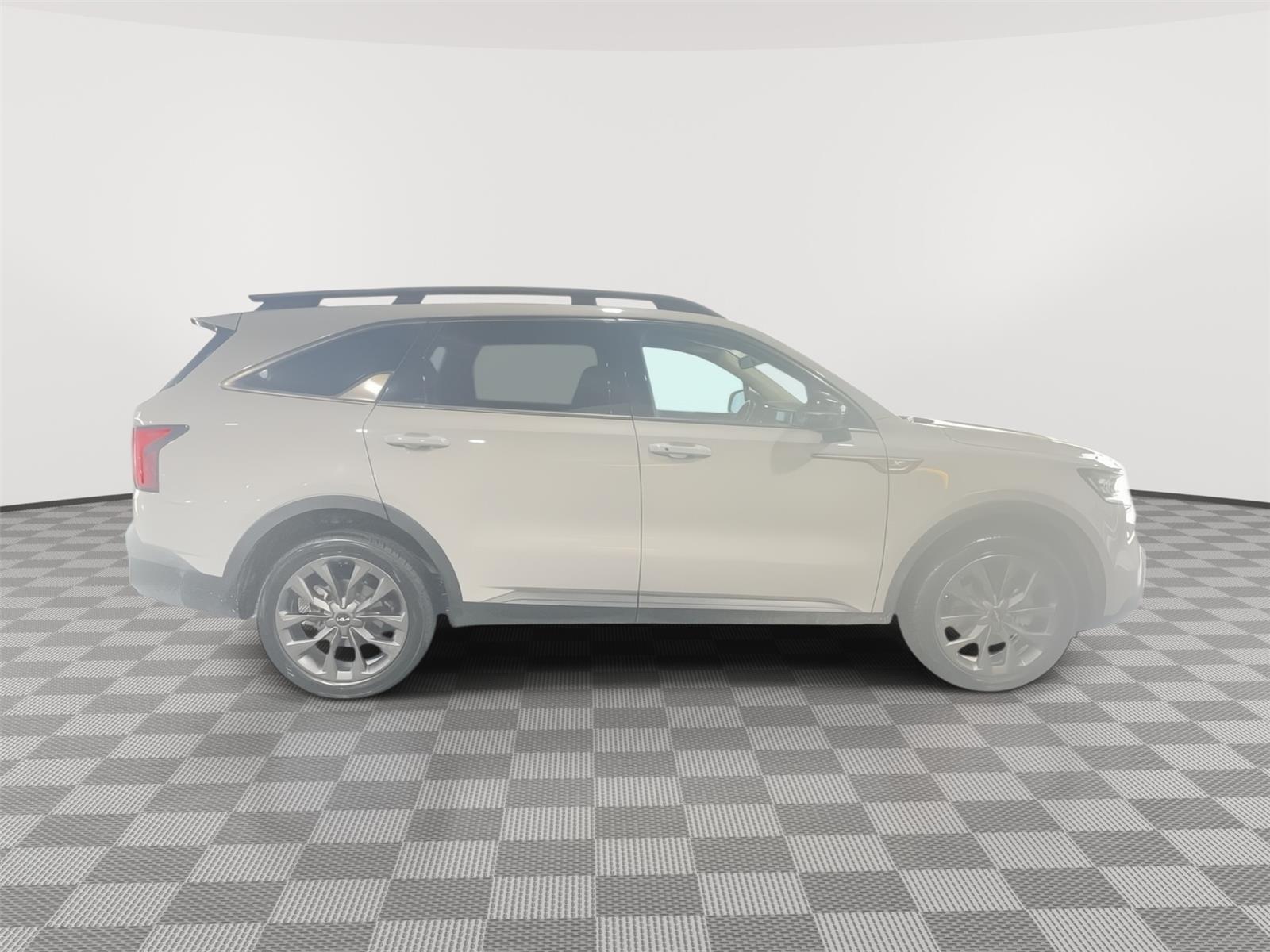 Vehicle photo 6