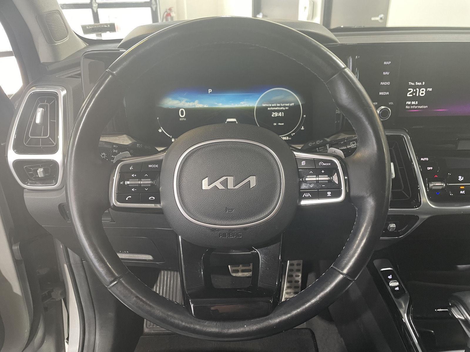 Vehicle photo 12